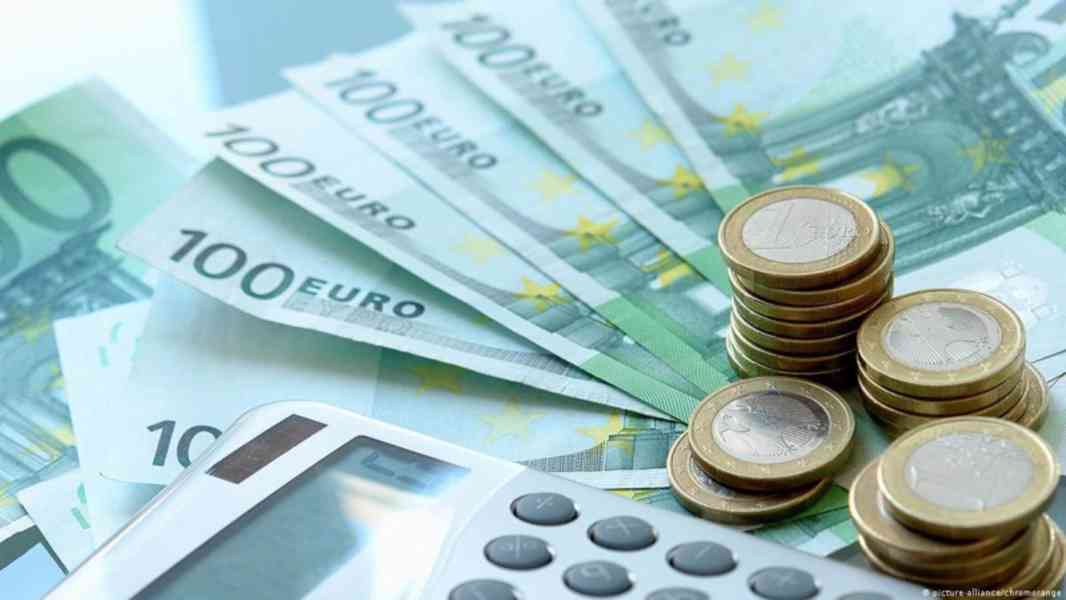 KONSOLIDACE A REFINANCOVÁNÍ ÚVĚRŮ.