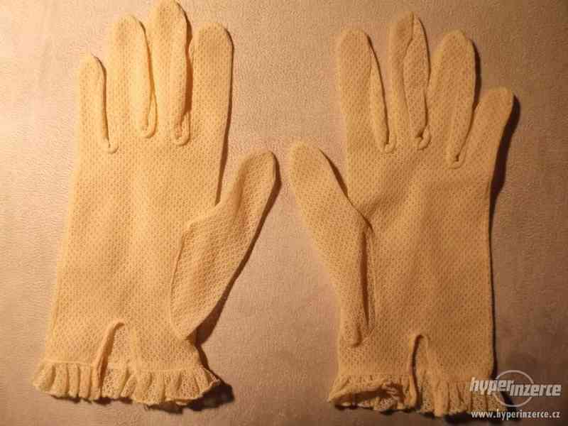 Prodám:krajkové rukavičky z r.1956, 2 páry á 400,-/1 pár