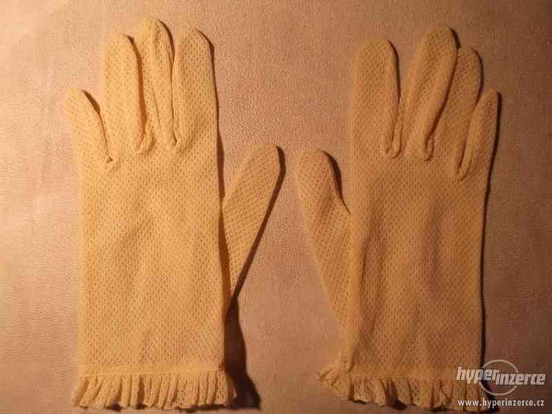 Prodám:krajkové rukavičky z r.1956, 2 páry á 400,-/1 pár - foto 2