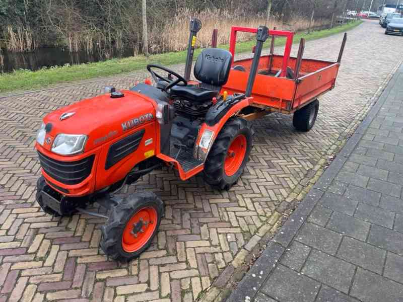 Traktor kubota - foto 3