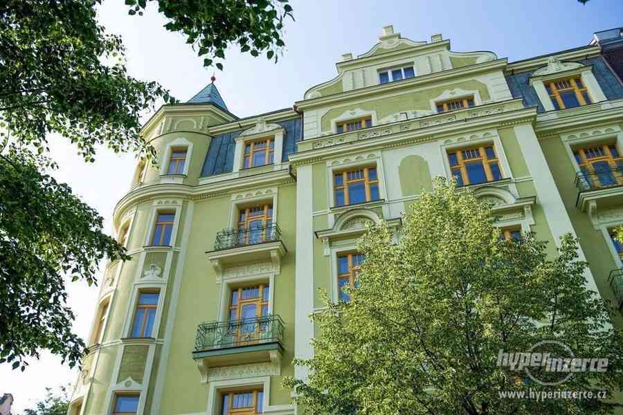 Pronájem luxusního bytu 2kk, (94m2), Laubova, Vinohrady