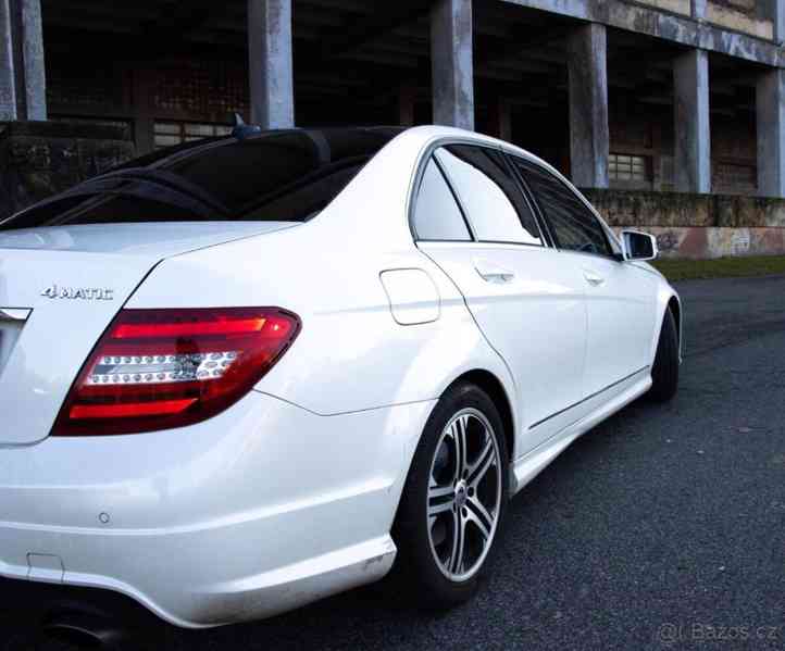 Mercedes-Benz Třídy C 3,0 C W204 300 CDI 4Matic - foto 7
