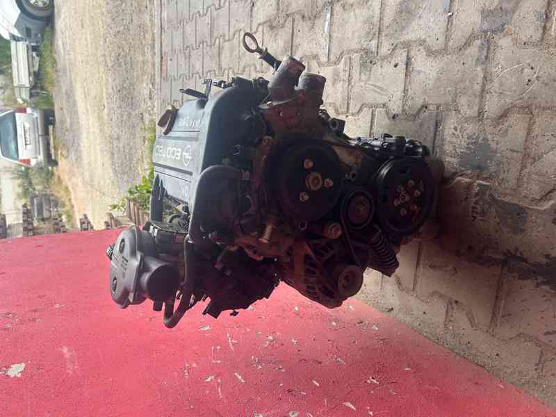 Motor Opel Corsa C 1,0i 12V Z10XE 43KW kompletní - foto 2