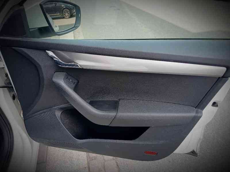 ŠKODA Octavia Combi lll 1,6TDI Ambition ČR - foto 25