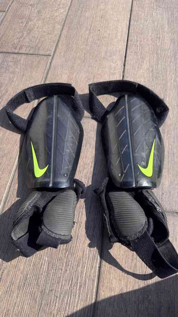 kopačky Puma FUTURE (vel.EUR 41) + chrániče NIKE - foto 8