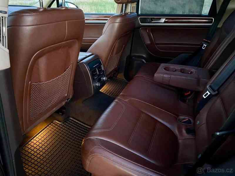 Volkswagen Touareg 4,2   tdi V8 - Koupeno ČR - foto 12