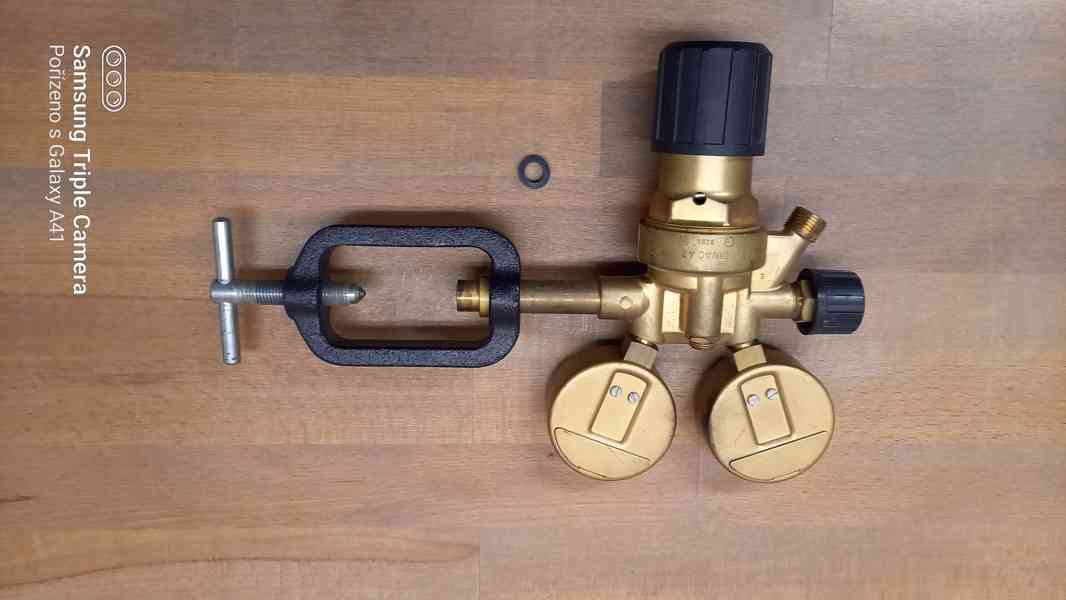 REDUKČNÍ VENTIL NA ACETYLÉN - foto 3