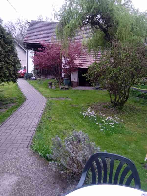Rodinný domek 5+kk s krbem, velkou stodolou - foto 6