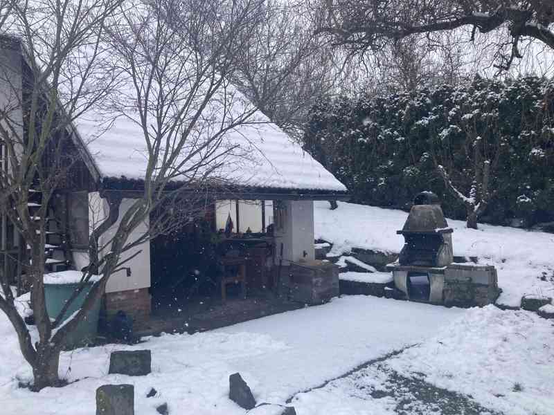 Rodinný domek 5+kk s krbem, velkou stodolou - foto 7