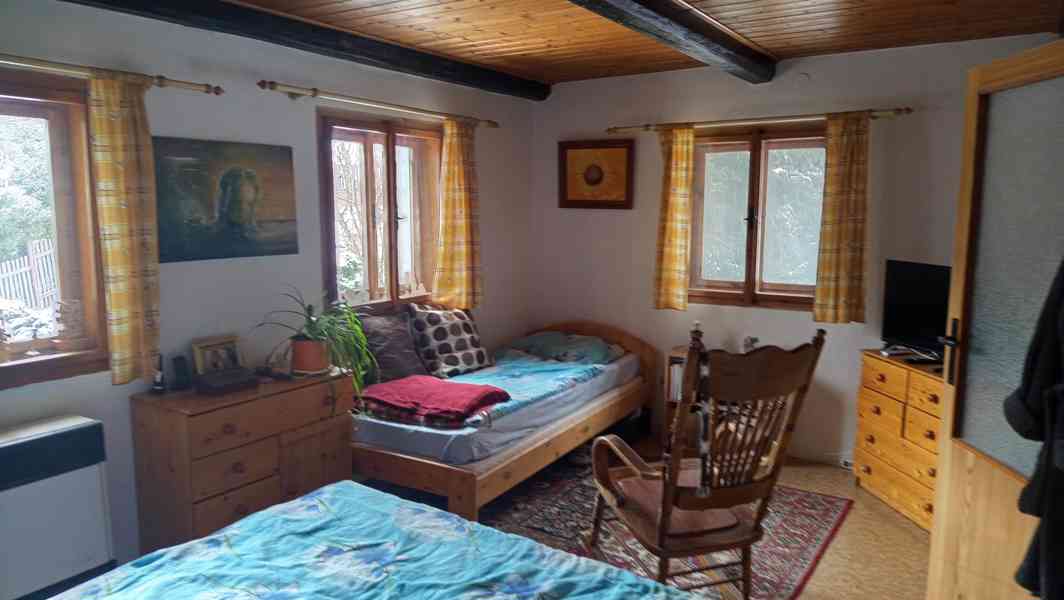 Rodinný domek 5+kk s krbem, velkou stodolou - foto 19