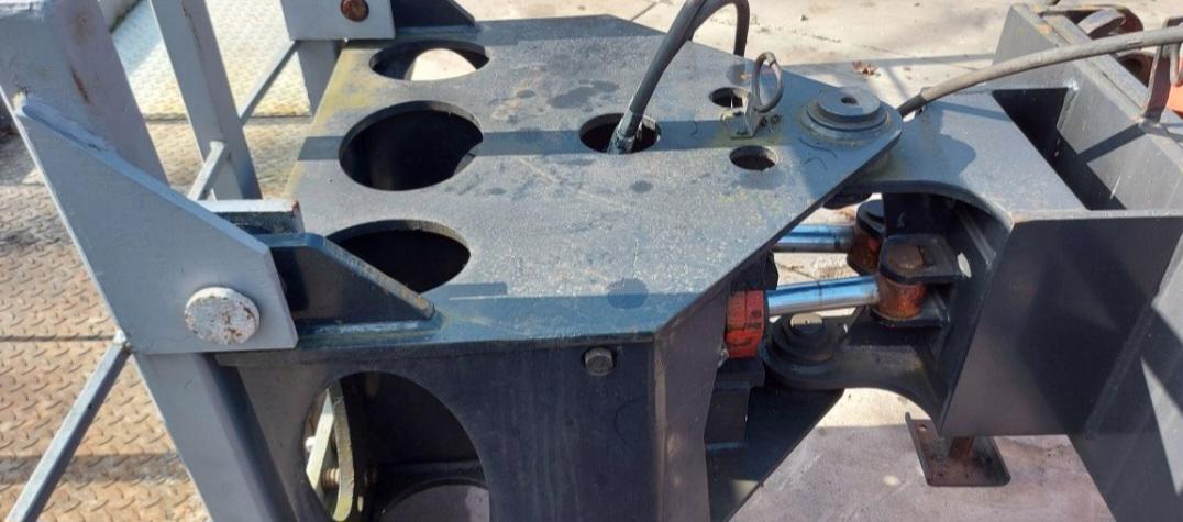 Výškový koš Manitou s otočným stolem - foto 3