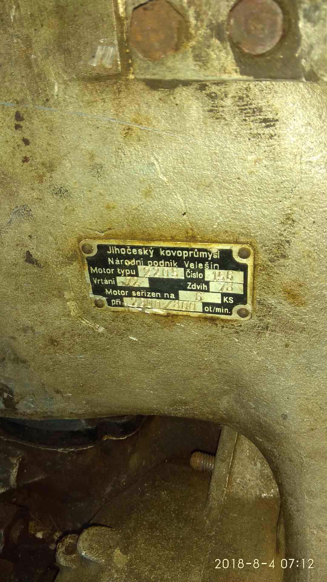 Prodám starý traktor domácí výroby - foto 1