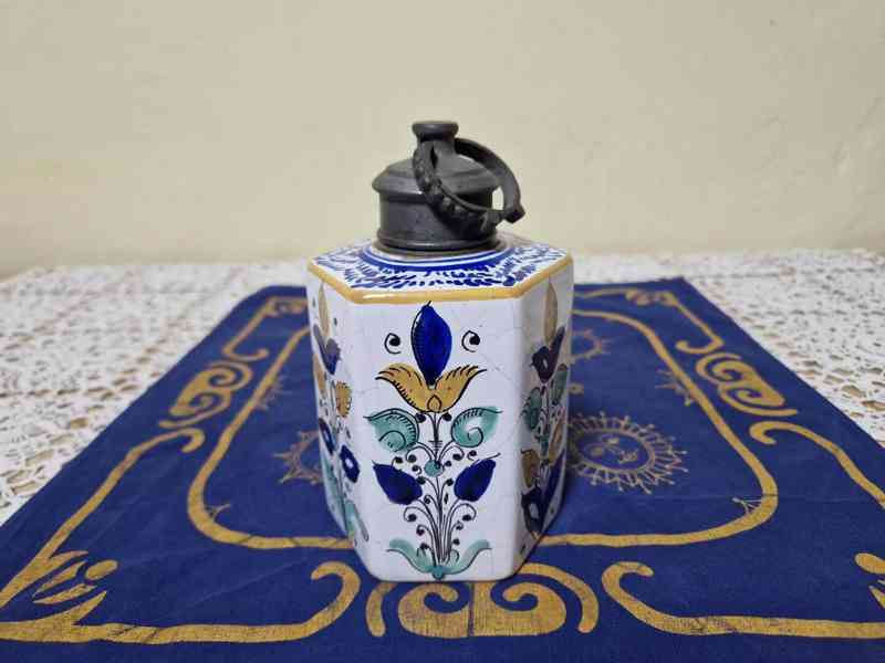 Krásná malovaná habánská šestihranná nádoba 1668 - foto 5