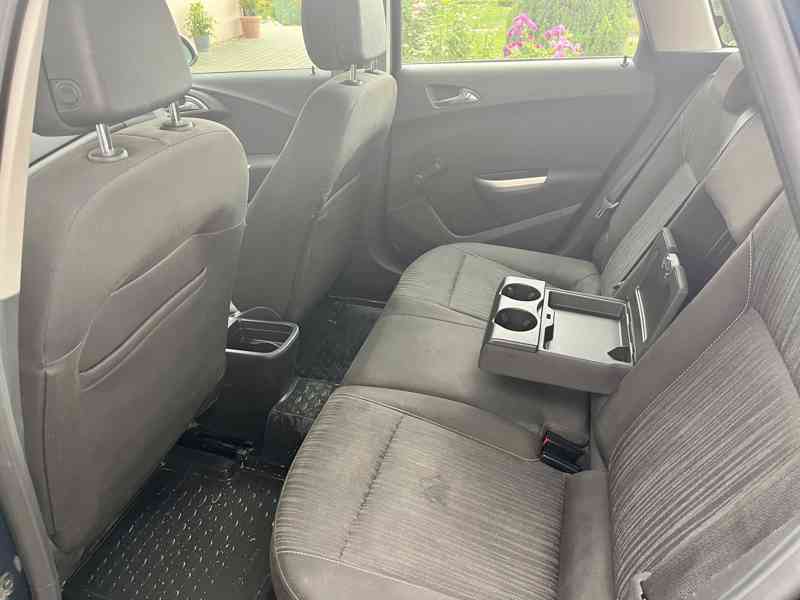 Opel Astra Sports Tourer ,najeto 95000 km - foto 11