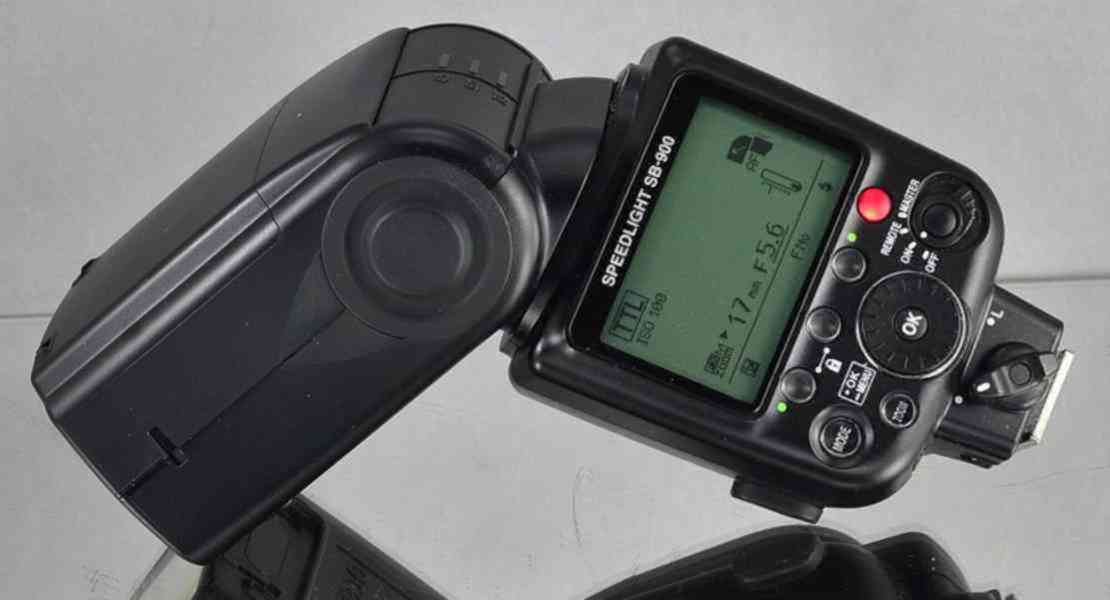 Blesk: Nikon SPEEDLIGHT SB 900 *GN:34*i-TTL*Master/Slave - foto 5