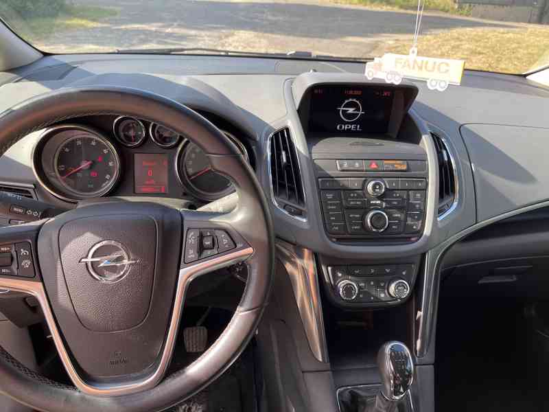 Opel Zafira Tourer 2,0 - foto 11