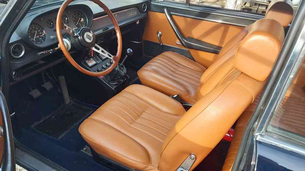 Lancia Flavia kupé 2000 - foto 4