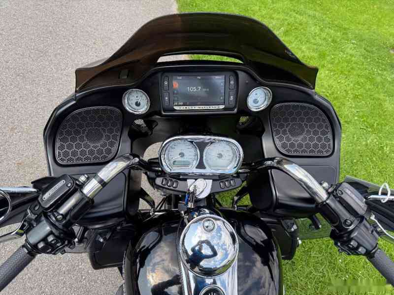 Harley Davidson Road Glide Custom FLTRX 103 - foto 4