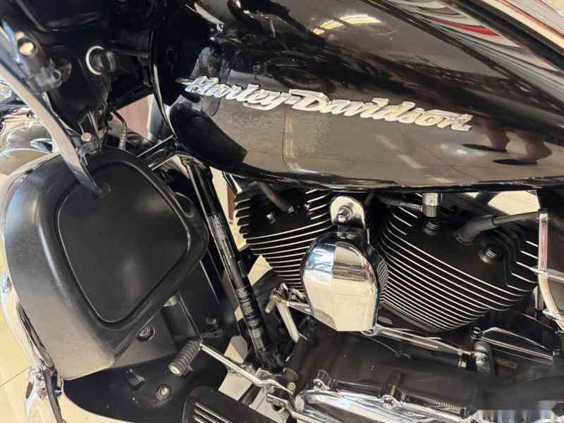 Harley Davidson Road Glide Custom FLTRX 103 - foto 6