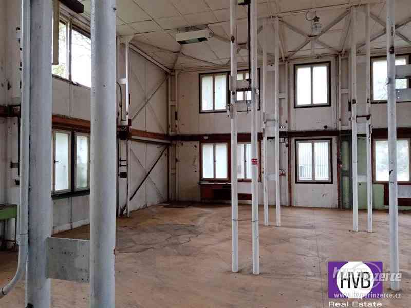 Pronájem haly 470 m2, skladové prostory, v areálu komerčních budov, Panenské Břežany, Praha-východ - foto 2