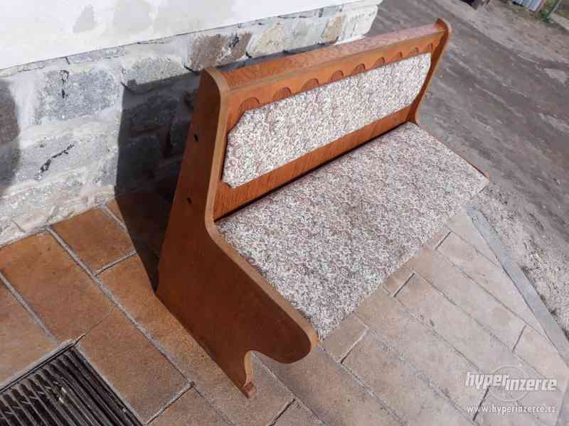 prodám RETRO Dřevěná lavice s polstrováním - foto 1