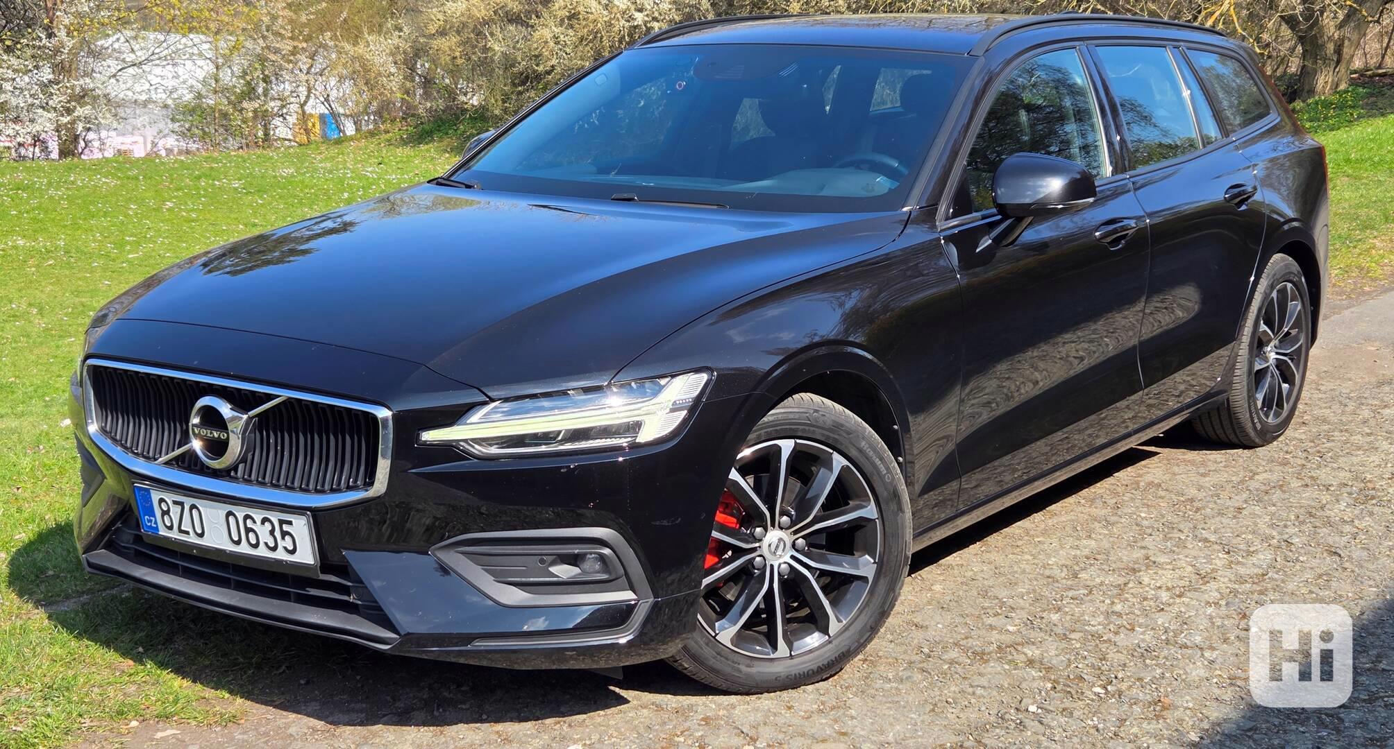 Volvo V60 kombi, Momentum Pro, nebourané, model 2020 - foto 1