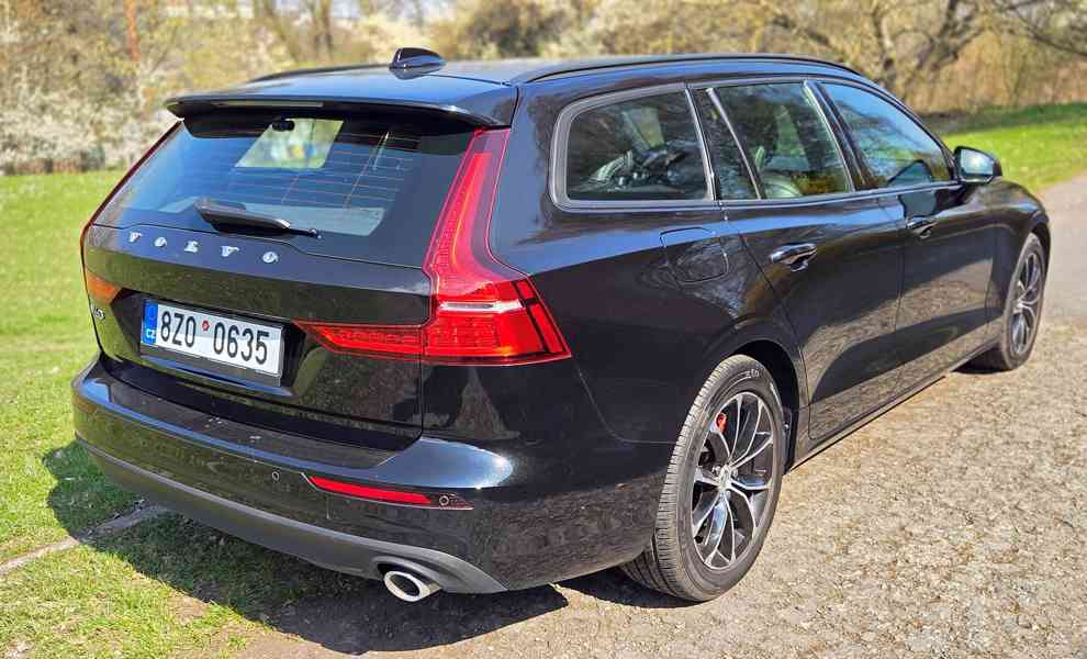 Volvo V60 kombi, Momentum Pro, nebourané, model 2020 - foto 2