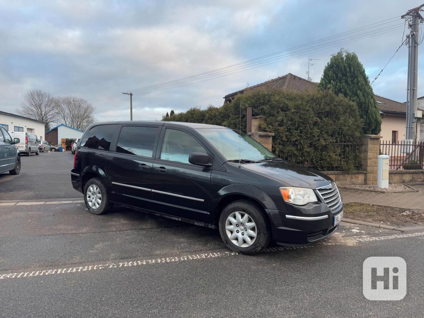 Chrysler Town Country 3,3 V6 RT NEW 2007-2008 - foto 1