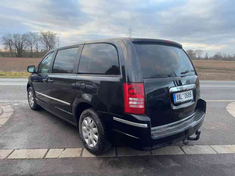 Chrysler Town Country 3,3 V6 RT NEW 2007-2008 - foto 3