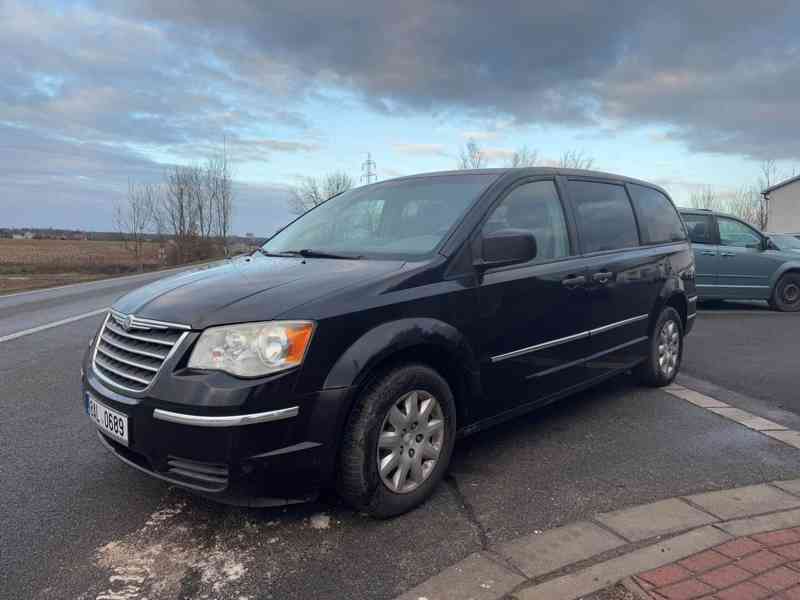 Chrysler Town Country 3,3 V6 RT NEW 2007-2008 - foto 2