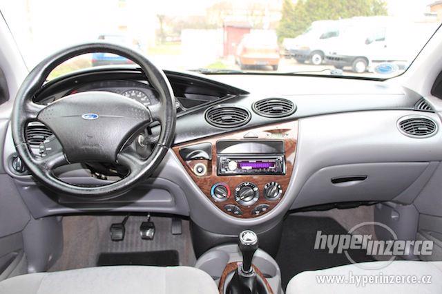 FORD FOCUS COMBI 1.8i, 16V, rv 2000, GHIA - foto 11