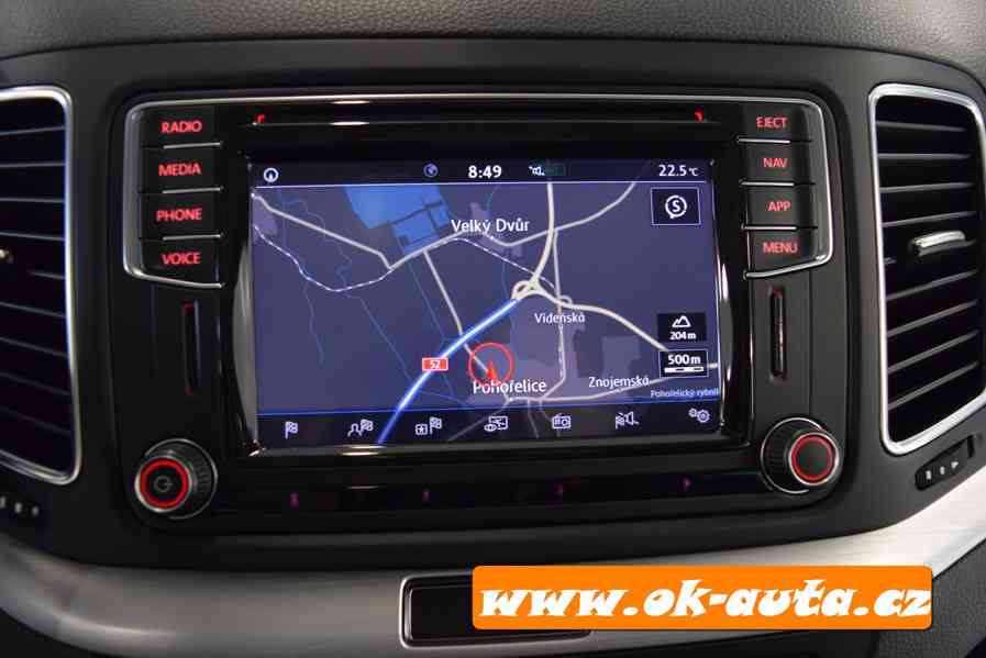 Volkswagen Sharan 2.0 TDI COMFORTLINE 7 MÍST-DPH - foto 21