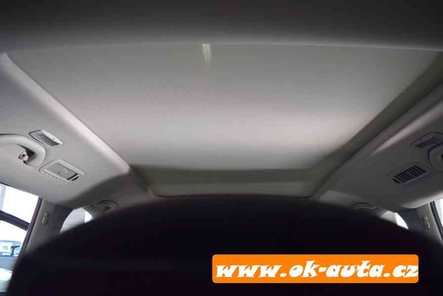 Volkswagen Sharan 2.0 TDI COMFORTLINE 7 MÍST-DPH - foto 14