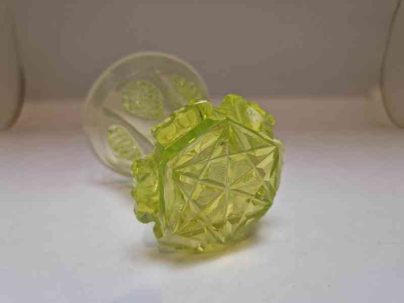 Krásná biedermeier broušená zelená Sklenice uran - foto 6