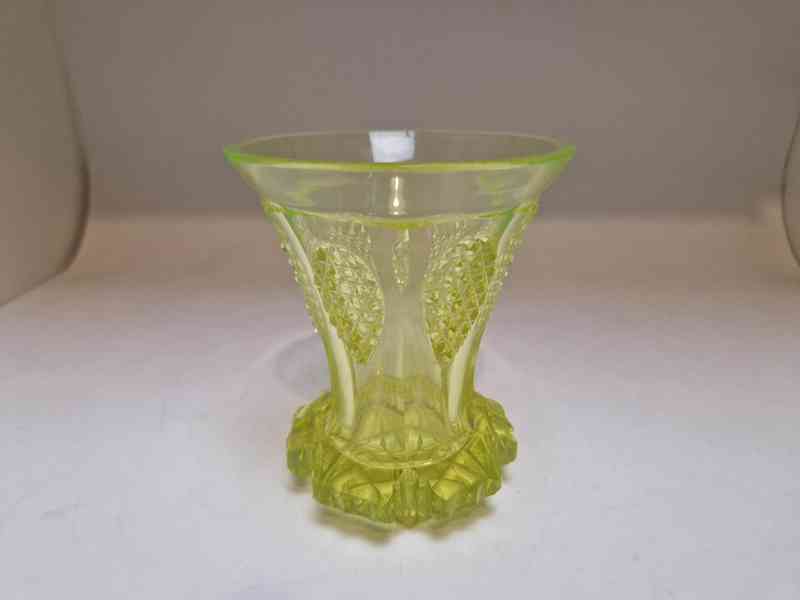 Krásná biedermeier broušená zelená Sklenice uran - foto 2