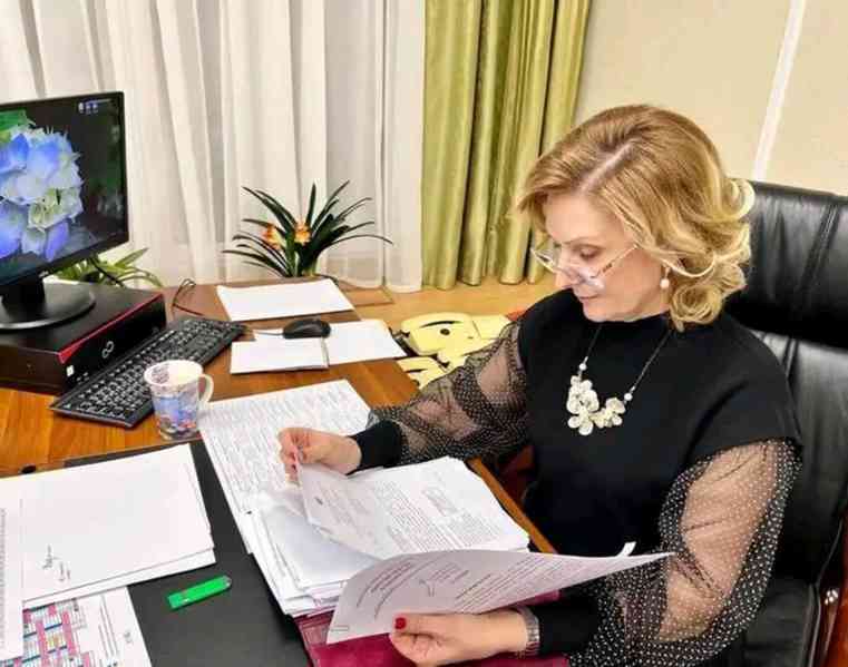 Příspěvky a pomoc pro seniory - foto 2