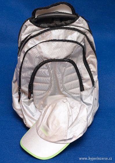 Stříbrný zavazadlo-batoh - foto 2