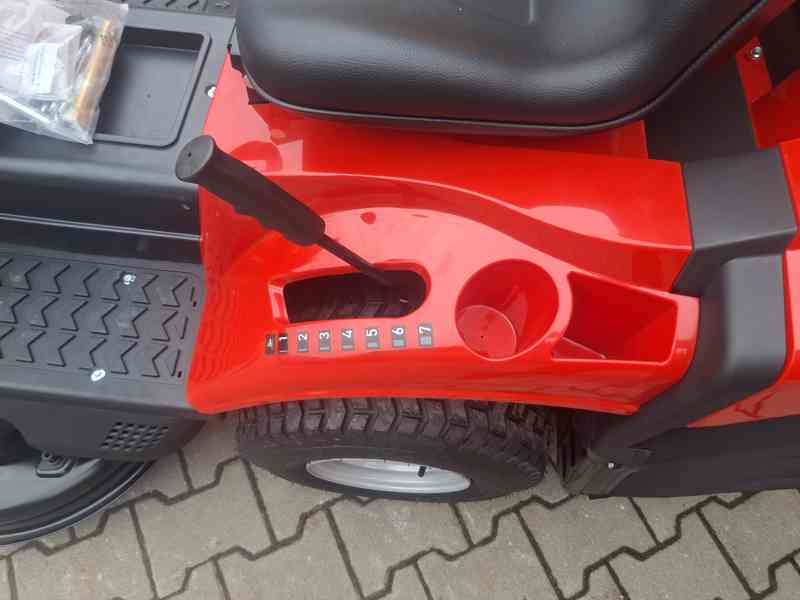 Zahradní traktor  se sběrným košem 102cm TB GARDEN LT-40R - foto 7