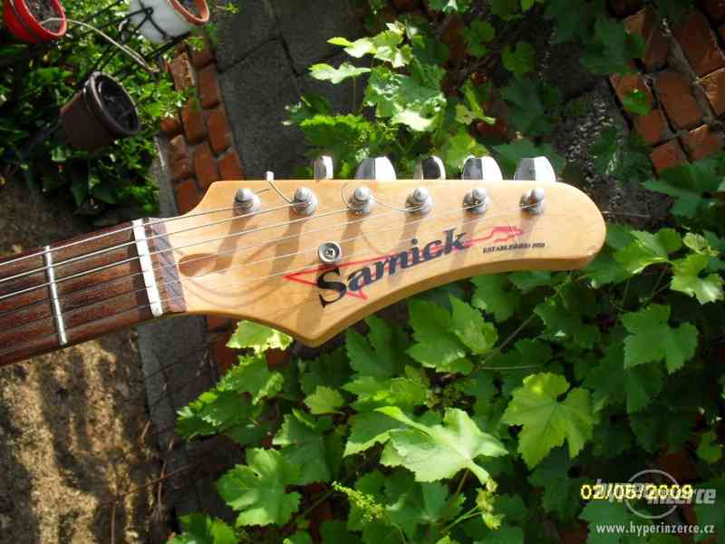 Znackova kytara Samick - foto 2