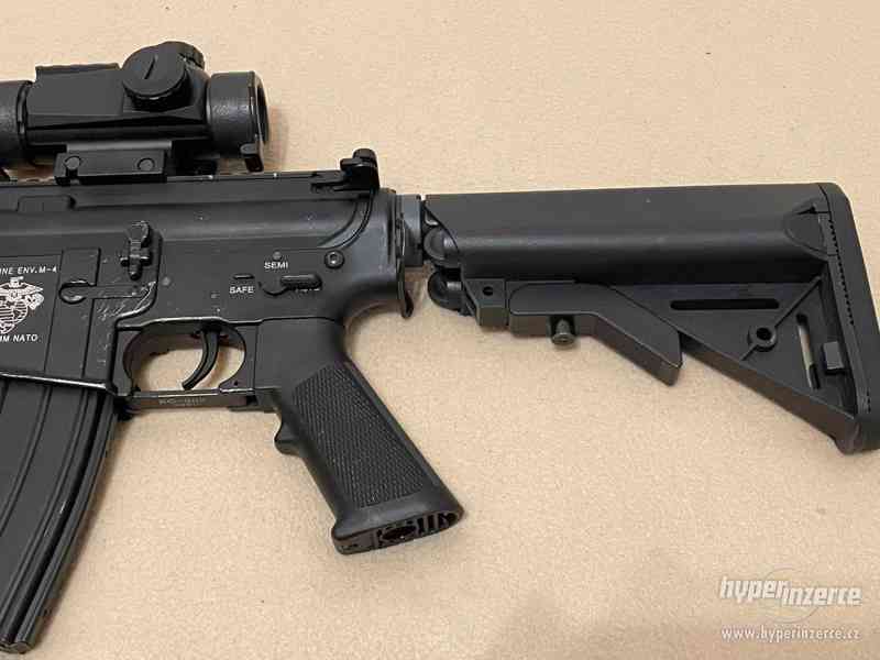 Airsoftová zbraň M4 E&C s příslušenstvím - foto 5