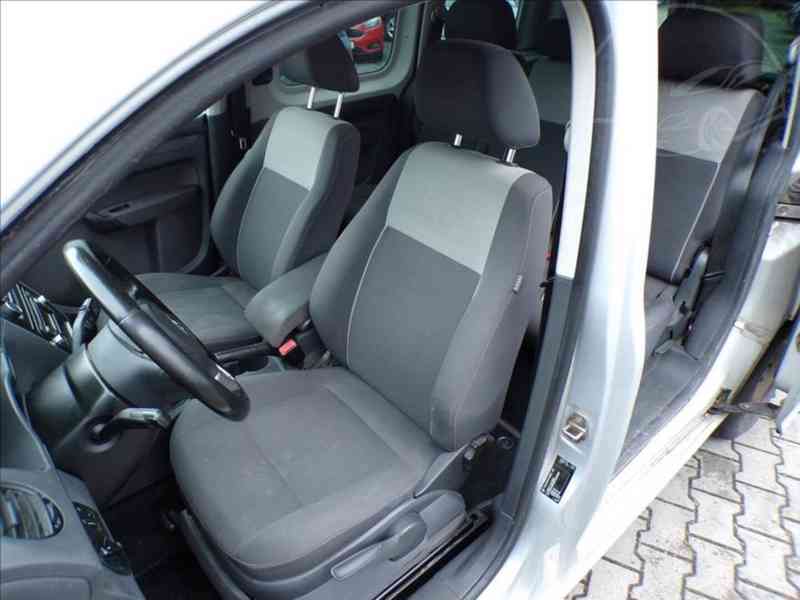 Volkswagen Caddy 1,6 TDI TAŘŽNÉ ZAŘÍZENÍ - foto 8