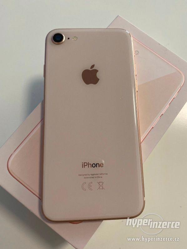 Apple iPhone 8 64 GB zlatý - foto 3