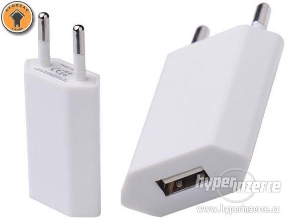 Univerzální USB síťový nabíjecí adaptér - bílý - foto 3
