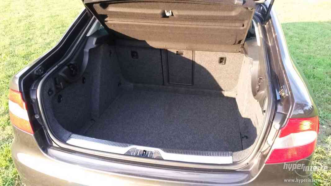 Prodám Škoda Superb II, 2.0 TDI DSG 103 kW, r.v.5/2011 - foto 5