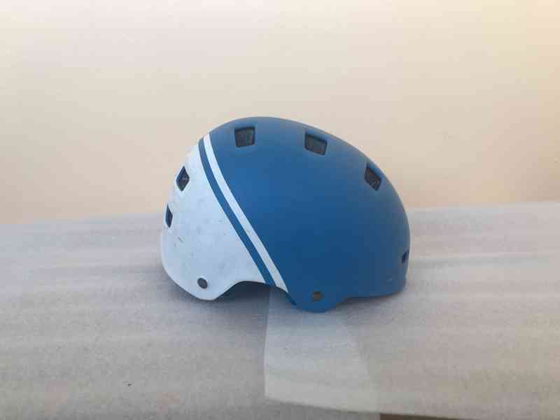 Helma dětská B-TWIN Dětská helma na kolo  - foto 2