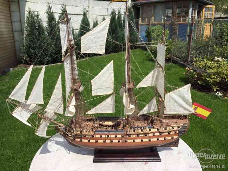 Dřevěná loď - foto 2