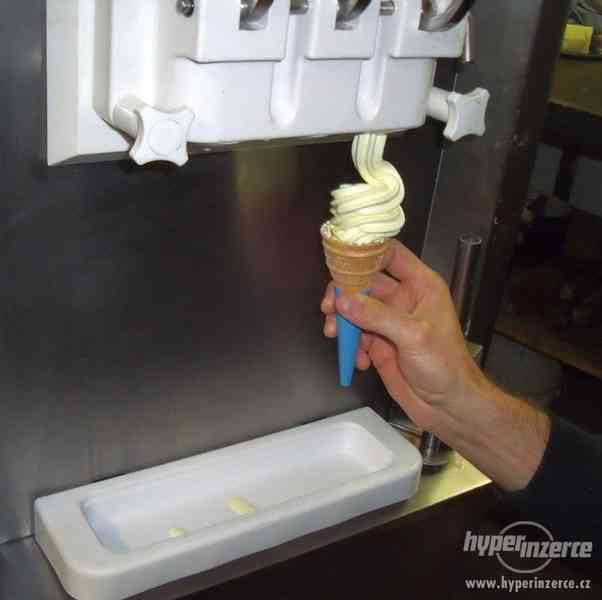 Vybavení do cukrárny - Výrobník zmrzliny.Výrobník ledu. - foto 1