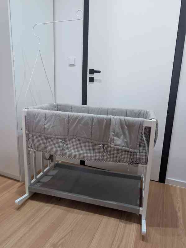 Kolébka/postýlka/lavice + monitor dechu + přídavná podložka  - foto 3