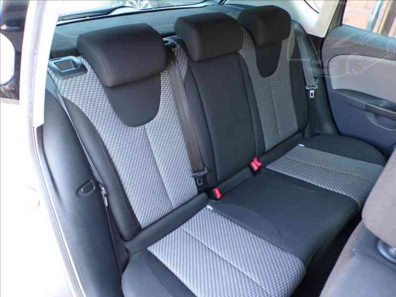 Seat Leon 1,4 TSI KLIMATIZACE-HNED ODJÍŽDÍTE - foto 12
