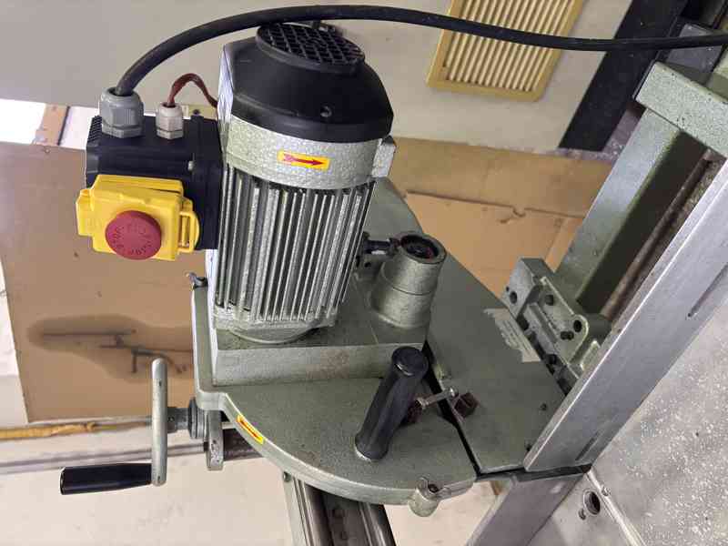 Tahová pila Graule - řez pouze 90° - foto 6